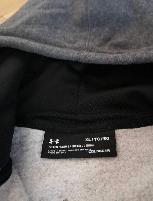 Оригинални мъжки суичъри Under Armour размер L-XL