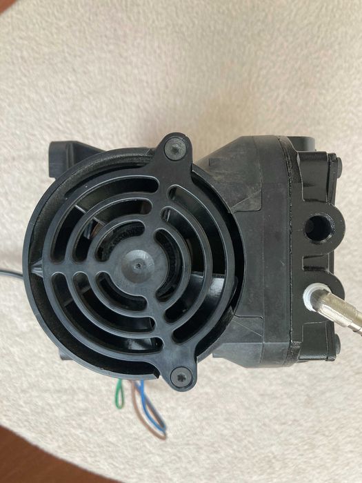 Pompa de vacuum cu diafragmă  model 2119VCDU18-669 Thomas