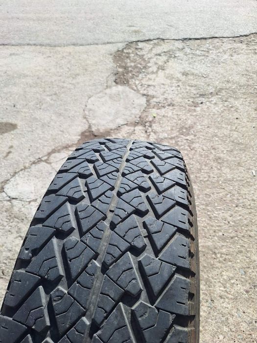 Гуми за джип, запазени