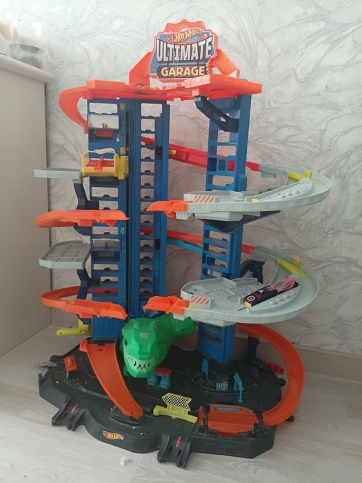 Hot wheels гараж ,осьминог