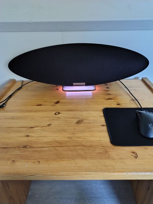 Vând boxă Bower&Wilkins Zeppelin