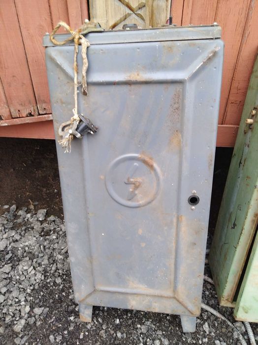 Продаются электрические шкафы, ящики, щиты