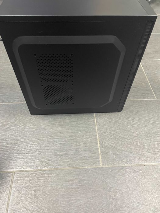 Настолен компютър ASUS с монитор ASUS Windows 10 Pro