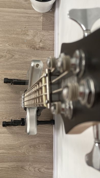 Бас гитара Yamaha trbx