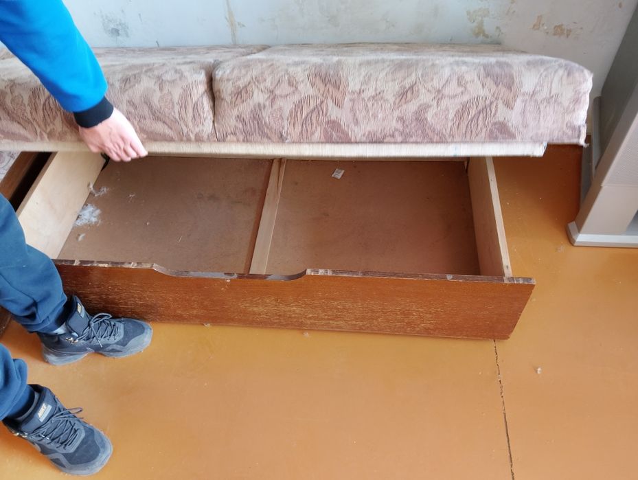 Продам диван в хорошем состоянии