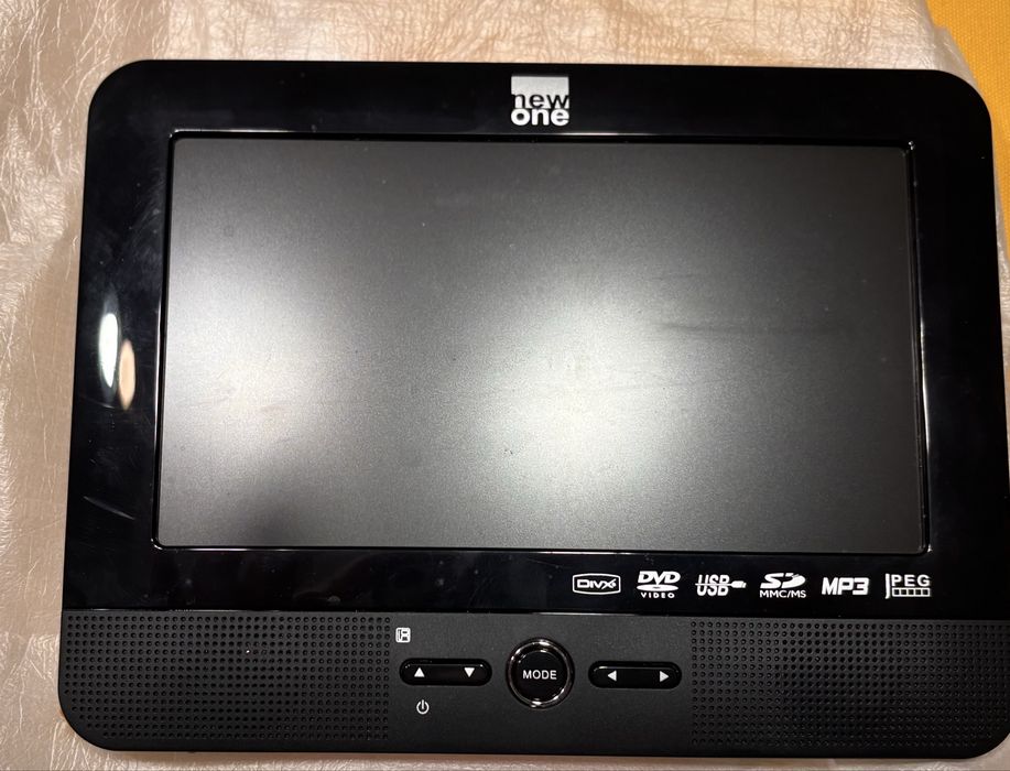 DVD Auto Portabil Dublu New One DS712 – 2 Ecrane 7 inch, USB, SD, Tetiere