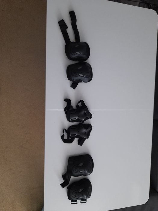 Наколенки, налакътници и протектори за длани