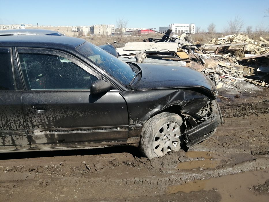 Продаю ауди с4 по запчастям