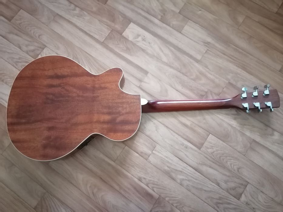 Гитара Cort (в комплекте чехол и ремень)