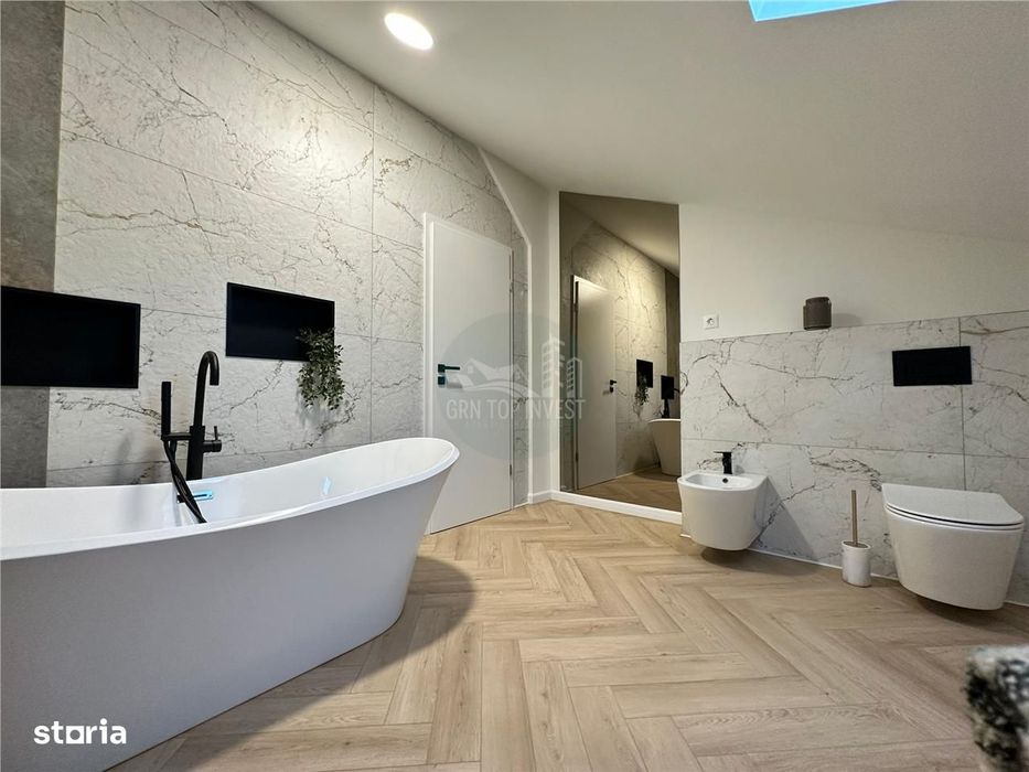 Penthouse 5 camere 3 bai  Ansamblul Da Vinci