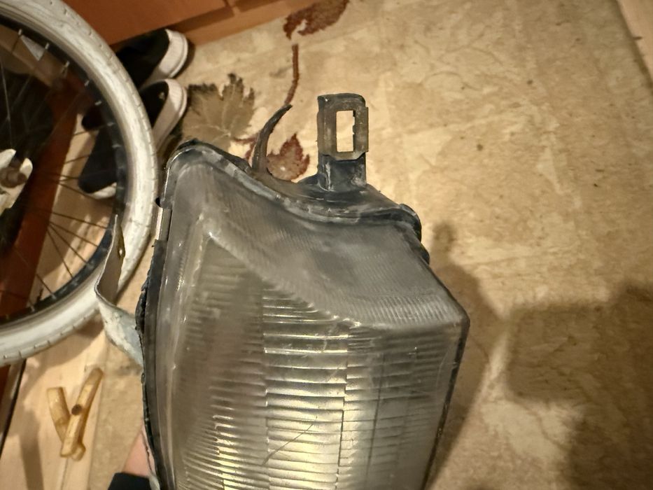 Продам фары на б3