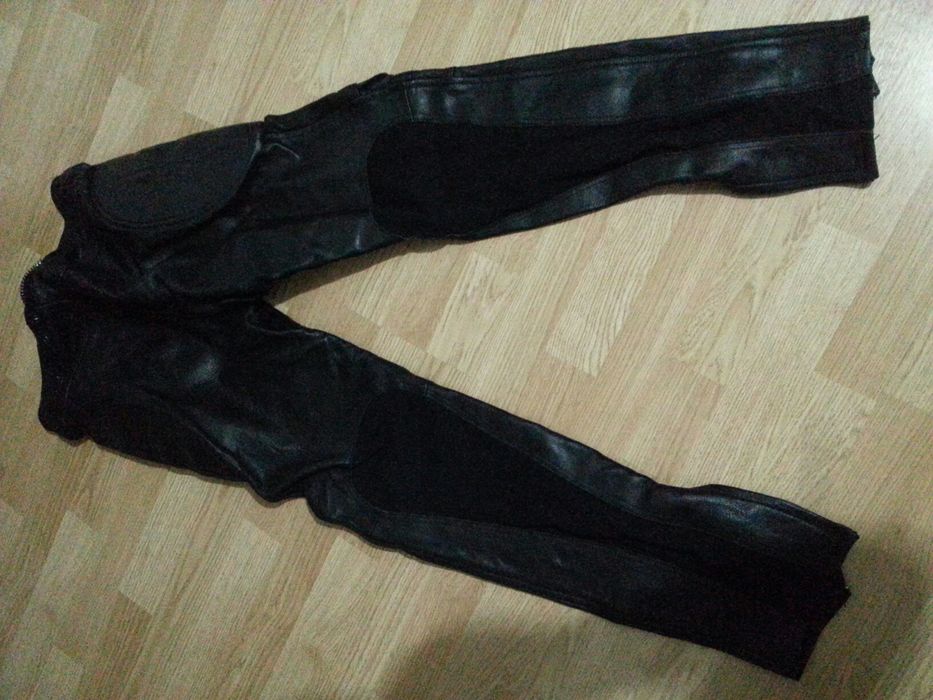 Pantaloni motociclist piele cu protectie