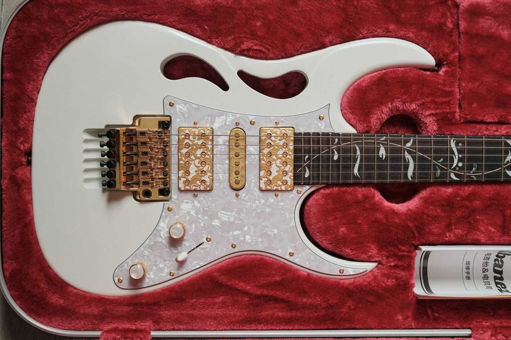 Ibanez PIA Steve Vai SW – Made in Japan – Отлично състояние