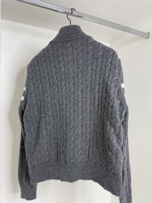 Продам кофту Монклер L