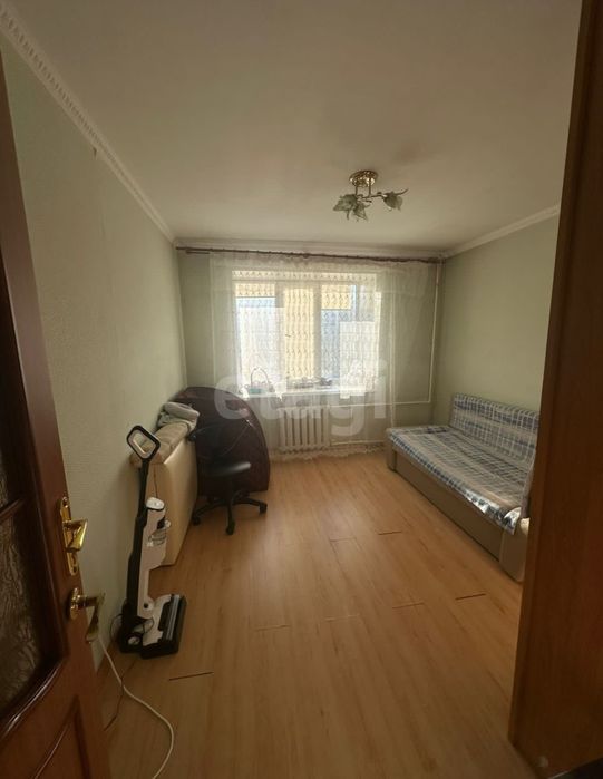 Продам 2х-комн просторную квартиру