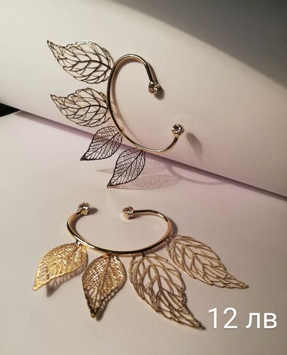 Различни обеци и чоукър