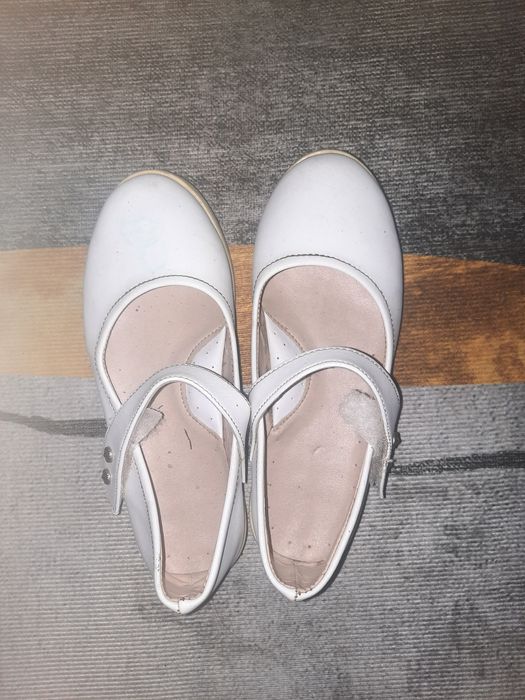 Көйлек туфли бірге.