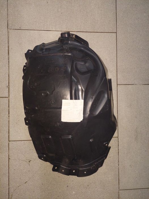 Carenaj roata fata Mercedes