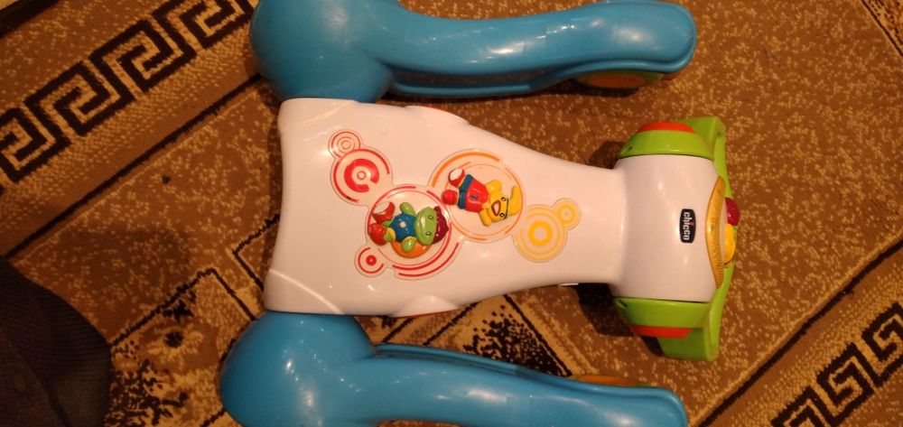 Ходули Chicco. Музыкальные в двух положениях.