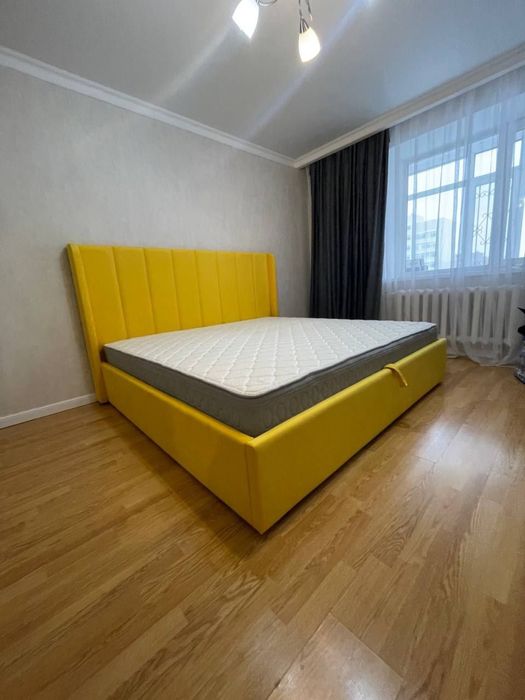 Современная мягкая двухспальная кровать