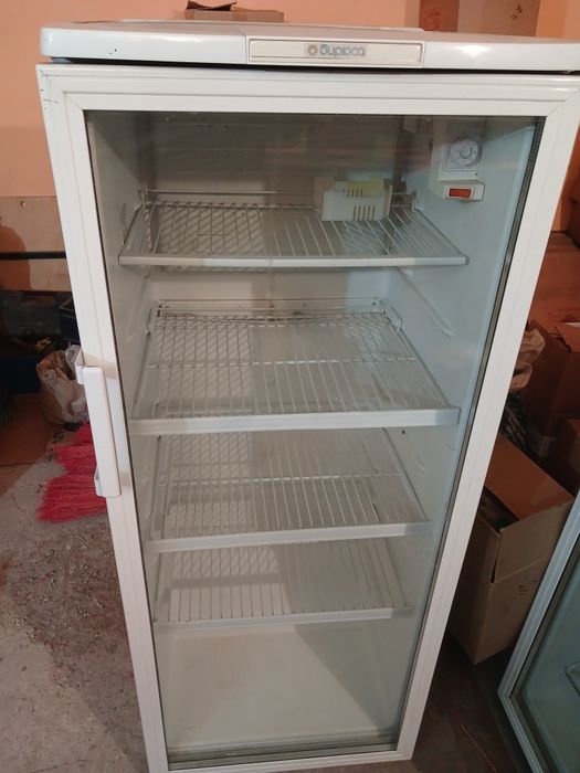 Продам витринные холодильники.