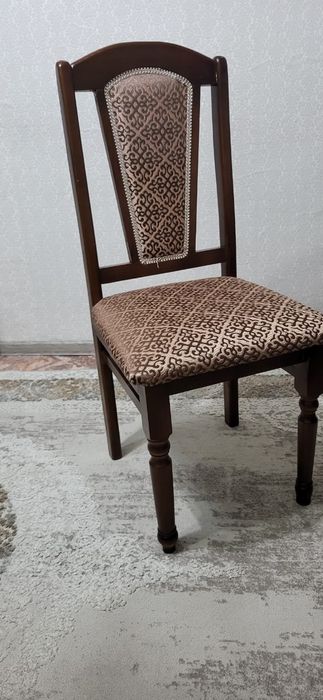 Стулья  4 штуки.