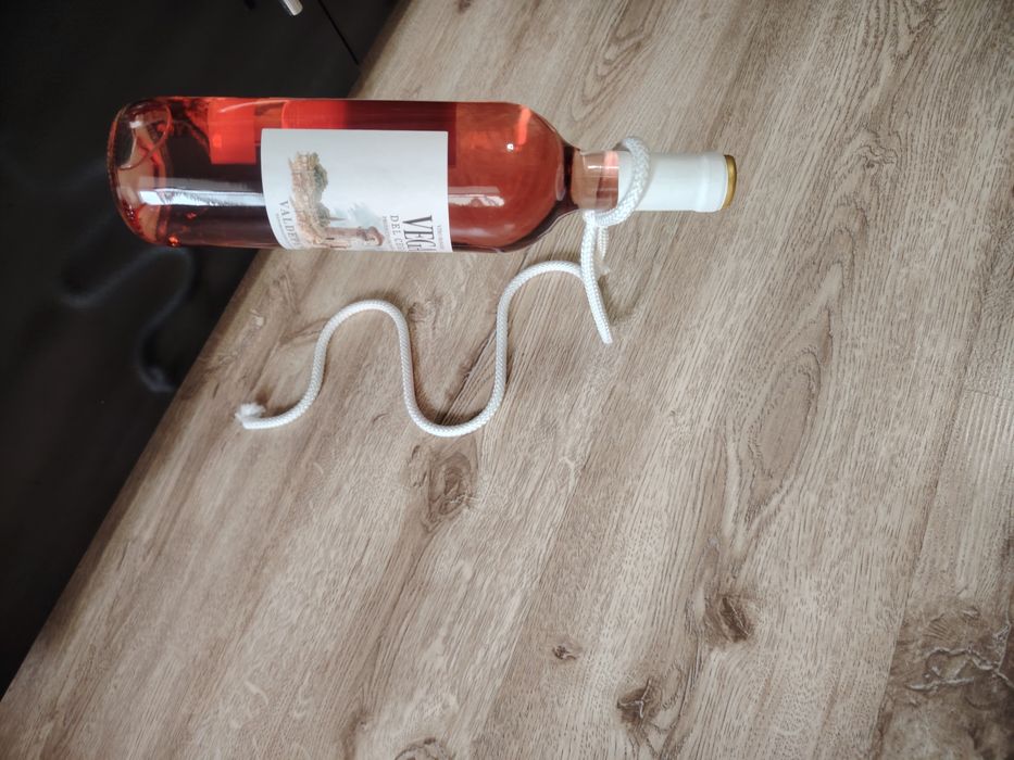 Стойка за вино..