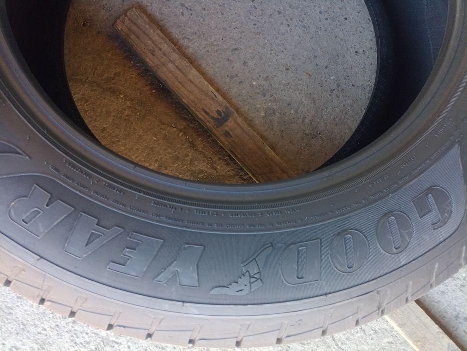 2 anvelope AllSeason ca noi Goodyear 235/65 R18 dot 4421