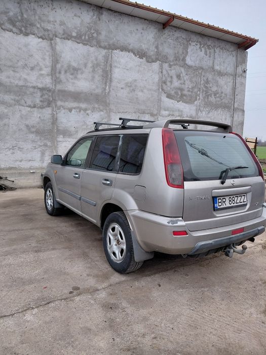 Dezmembrez Nissan x-trail 2.2 diesel 2004