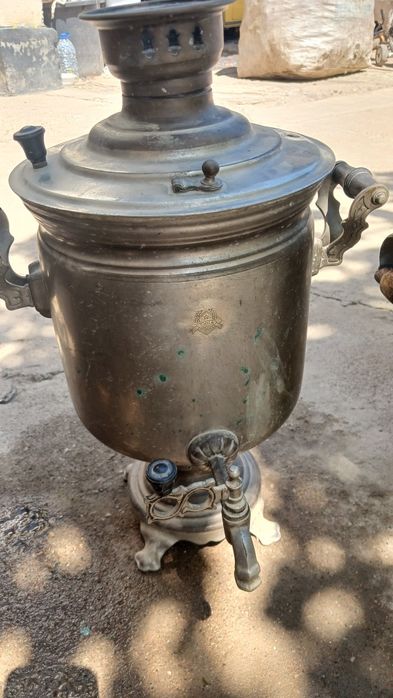 Bu 3ta samovar rasiyskiy