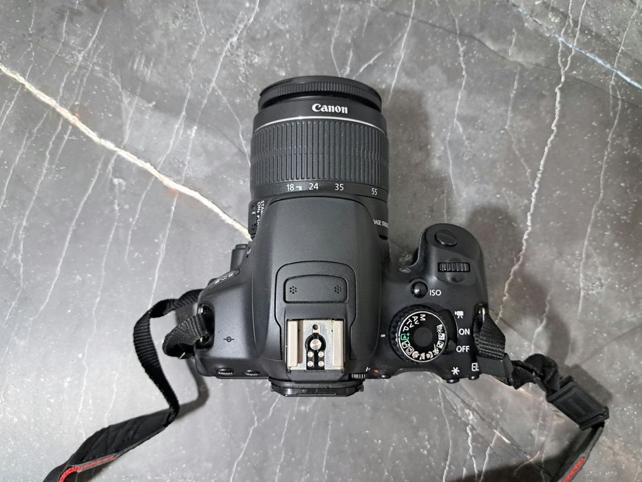 Продам фотоаппарат Canon EOS 650D  (идеал)