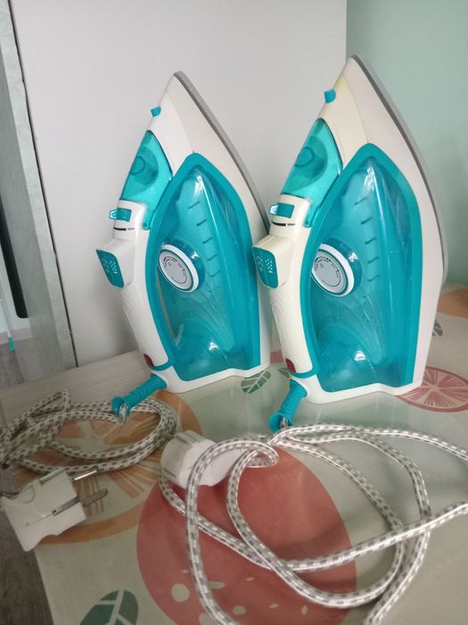 Продам утюги рабочие - 7000тг (2шт)
