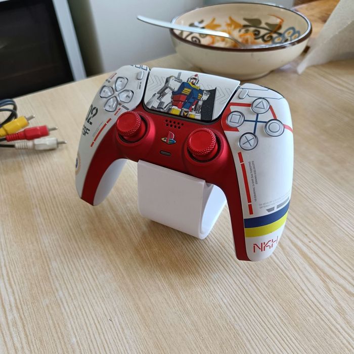 Геймпад PS5 Gundam Edition Castom Новый
Геймпад Logitech Wireless Game