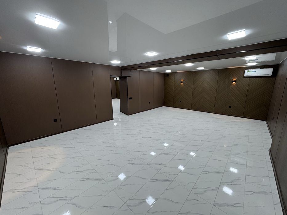 стадион Старт - Продается нежилое помещение вдоль дороги 215м2