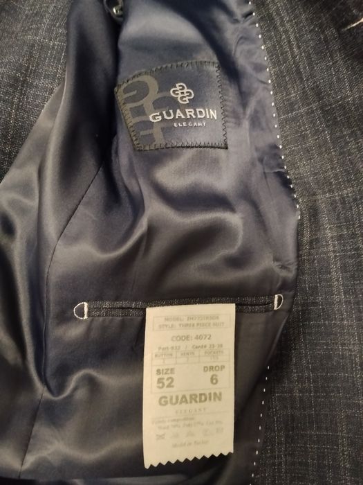 Продам костюм троика