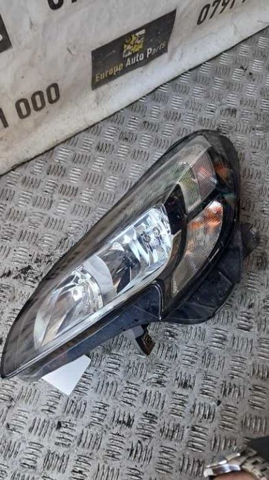 far stanga Opel Corsa E an 2017 cod 39108226 / 1EF011830-05