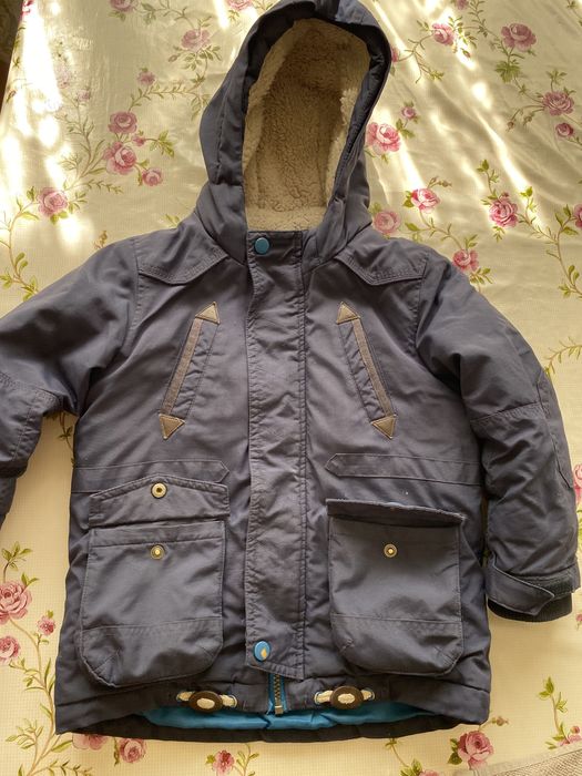 Продам куртку для мальчика 3/5 лет