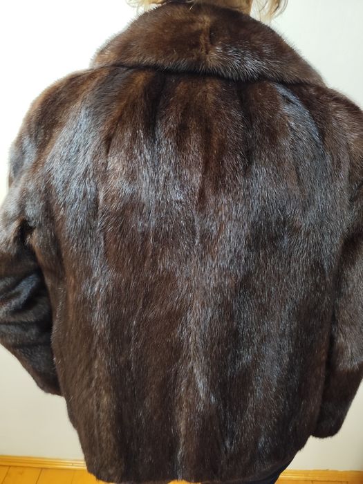 Haina blana vizon si nurca, guler vulpe argintie, caciula blana vulpe