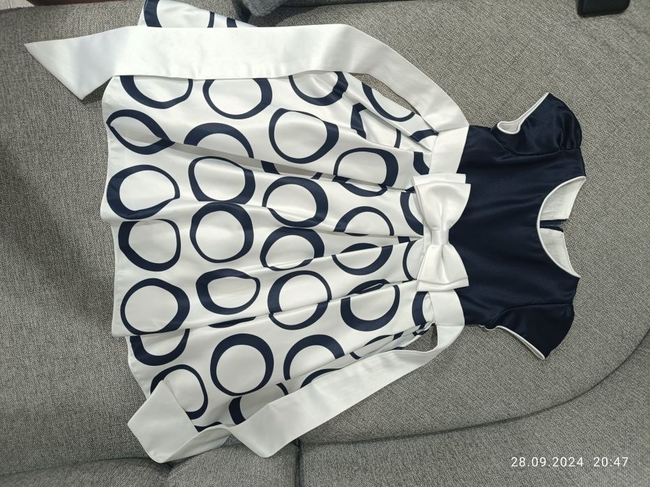 Продаю нарядное платье и юбку на девочку