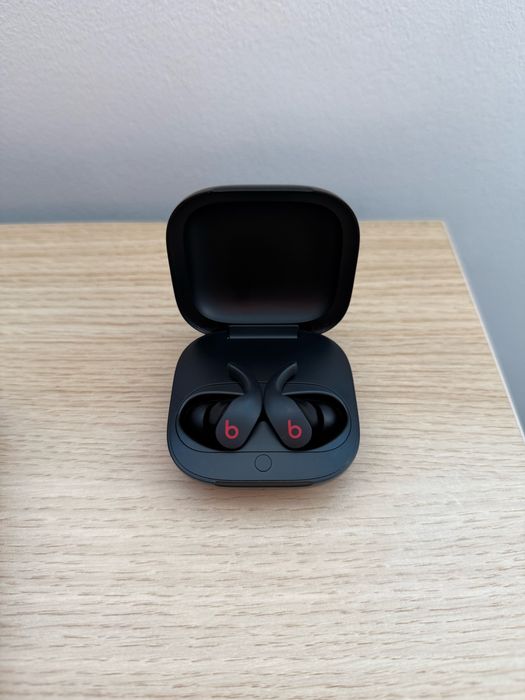 Beats Fit Pro - пълен комплект