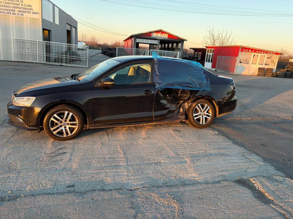 Dezmembrez VW Jetta FaceLift 2.0 TDI CUUA 110 cai cutie MQ250 QYJ