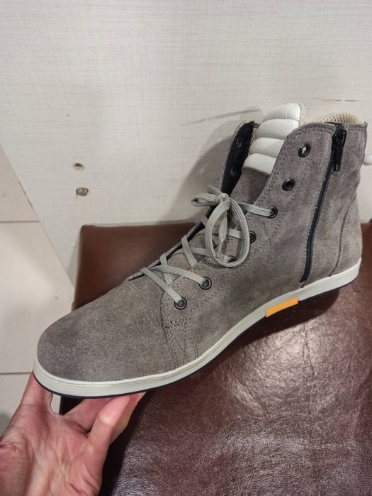 Продавам нови мъжки кецове