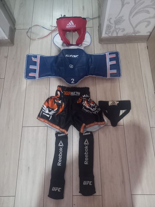 шлем,футы,шорты для муай тай,бандаж сатылады
