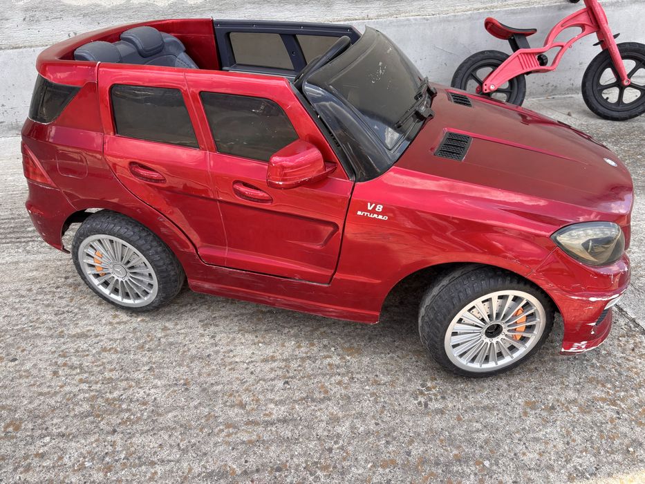 Детска акумолаторна кола “Mercedes”