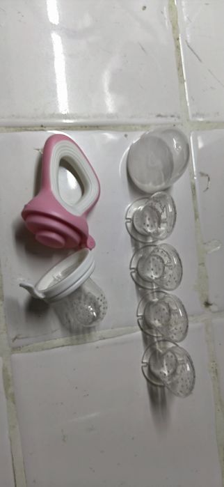 Биберон с дупки за гризане