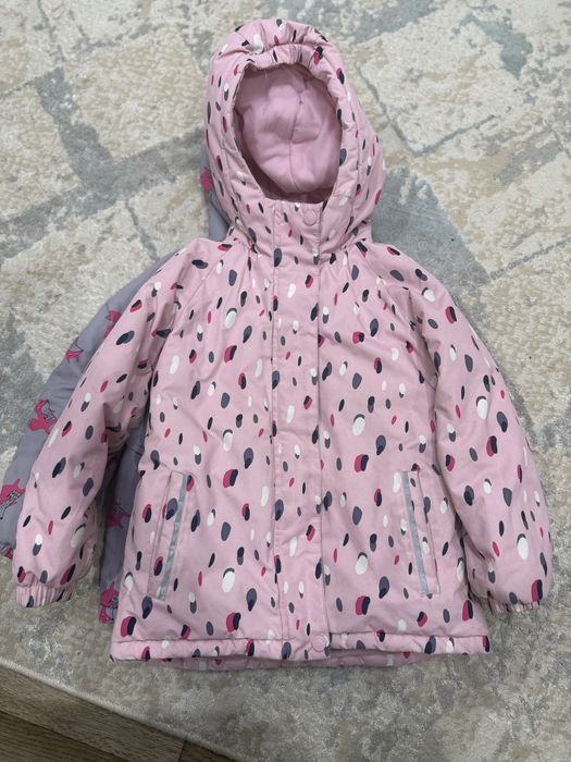 Продам куртку демисезонную на девочек