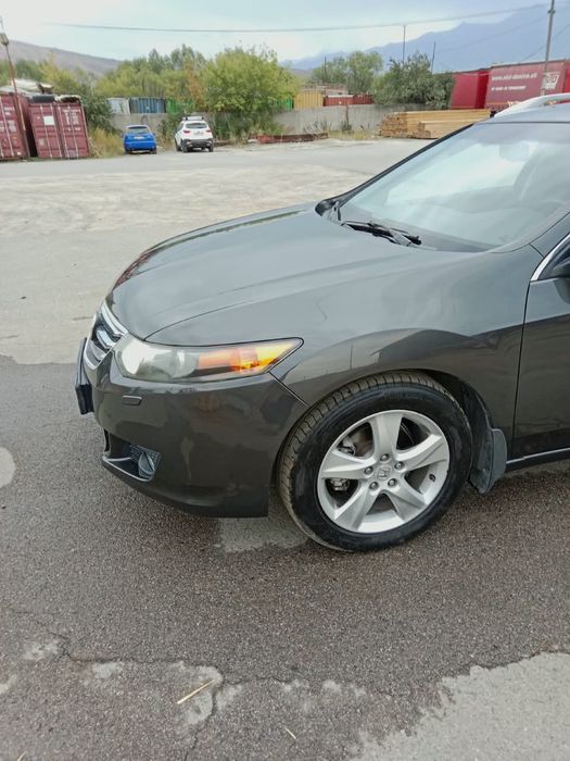 Продам Хонда аккорд 2010год объем 2л