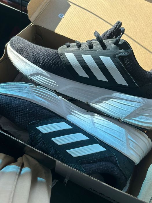 Адидас кроссовки