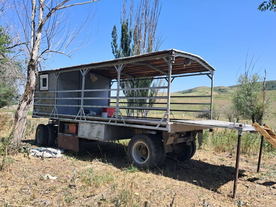 Прицеп пчеловодный