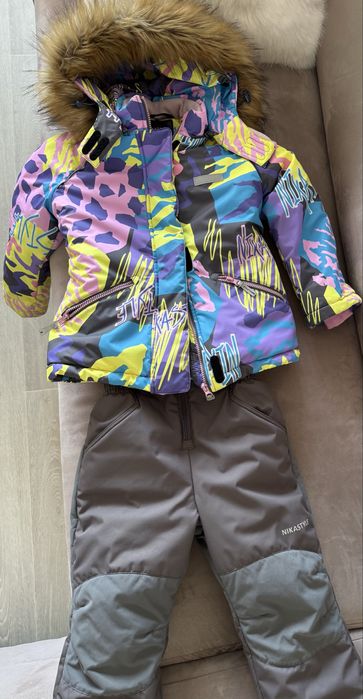 Продам зимнюю одежду для девочки